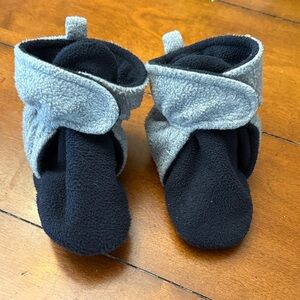 Hudson Baby Black and Gray Kids Slippers